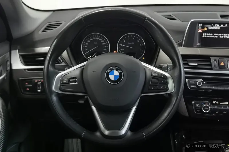 BMW X1 — фото 9