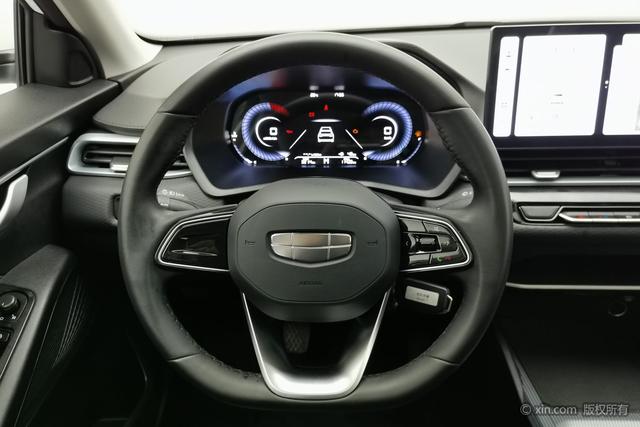 Geely Emgrand 2025 4 1.5 L MT — фото 14
