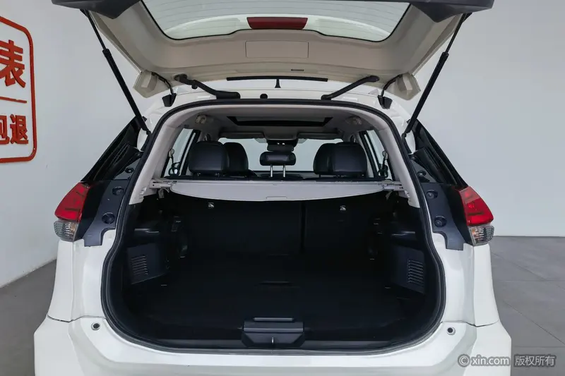 Nissan X-Trail 2.0 L 2 WD — фото 18