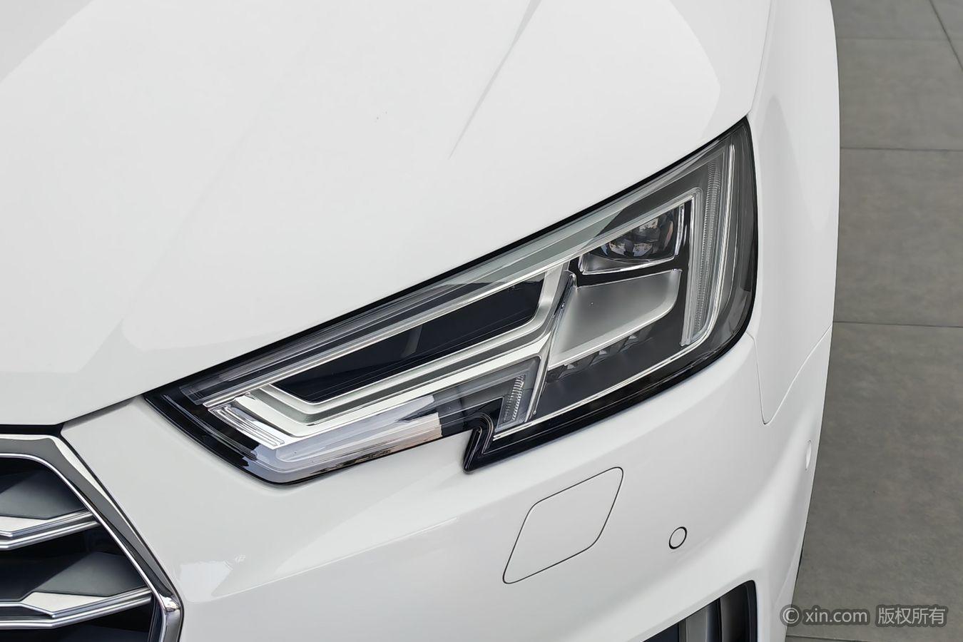 Audi A4L 2019 40 TFSI Fashion V