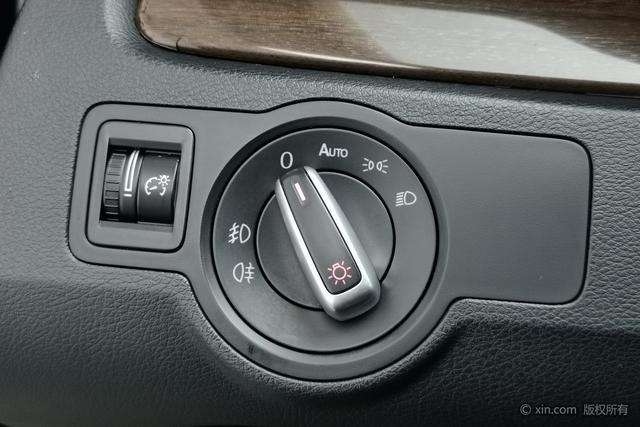 Volkswagen Magotan 2015 2.0 TSI Flagship — фото 16