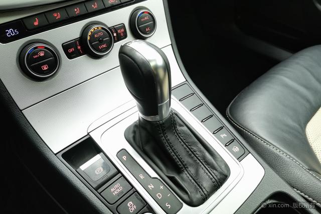 Volkswagen Magotan 2015 2.0 TSI Flagship — фото 15
