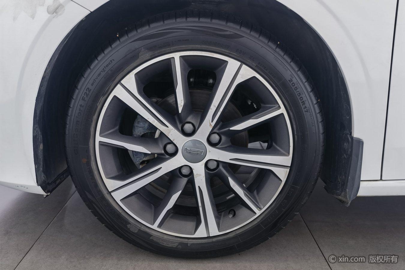 Geely Emgrand 2022 4 1.5L CVT Luxury