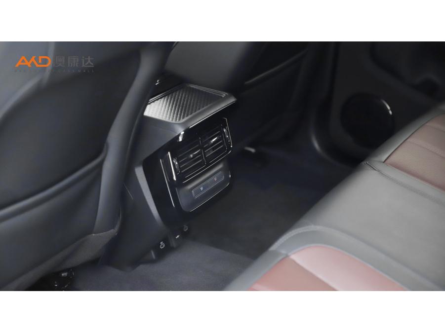 Land Rover Range Rover Evoque 2024 L 2.0T SE