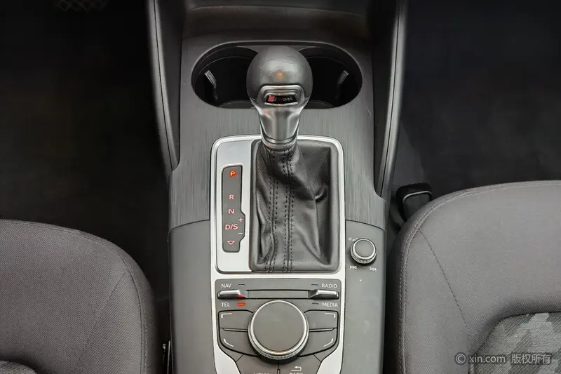 Audi A3 Sportback 35 TFSI — фото 10