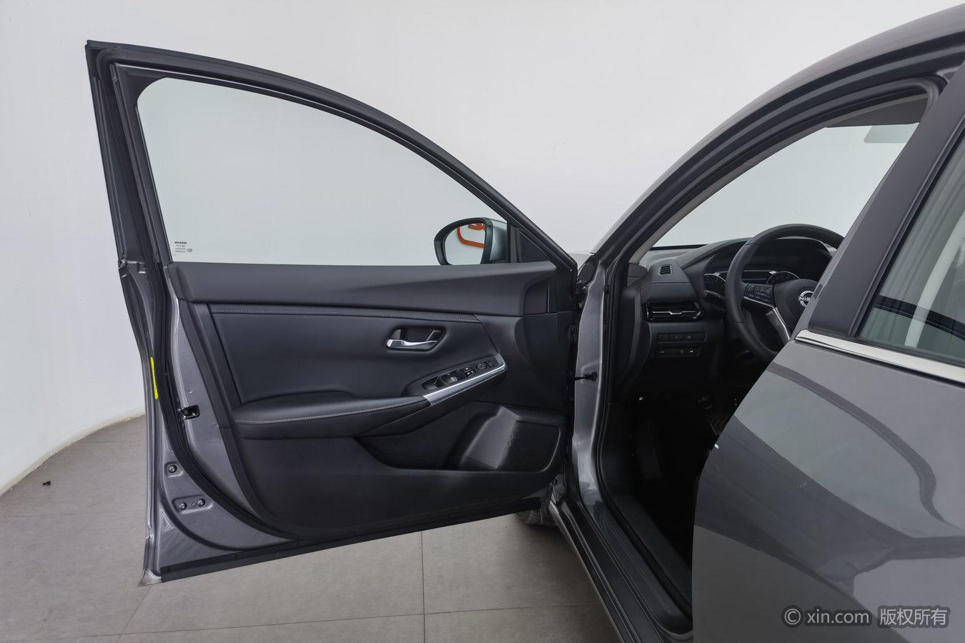 Nissan Xuan Yi 2021 Темно-серый из Китая, фото 2
