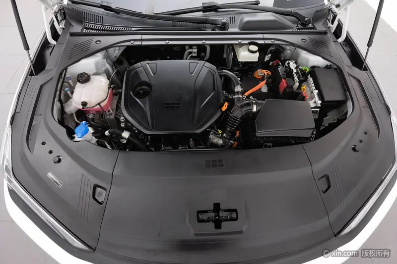 Geely Galaxy 8 PHEV 130km EM-i Premium — фото 6
