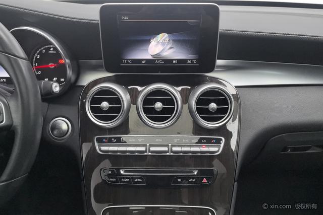 Mercedes-Benz GLC 2017 GLC 260 4 MATIC — фото 14