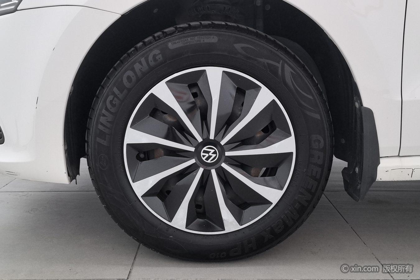Volkswagen Polo 2014 1.4L MT