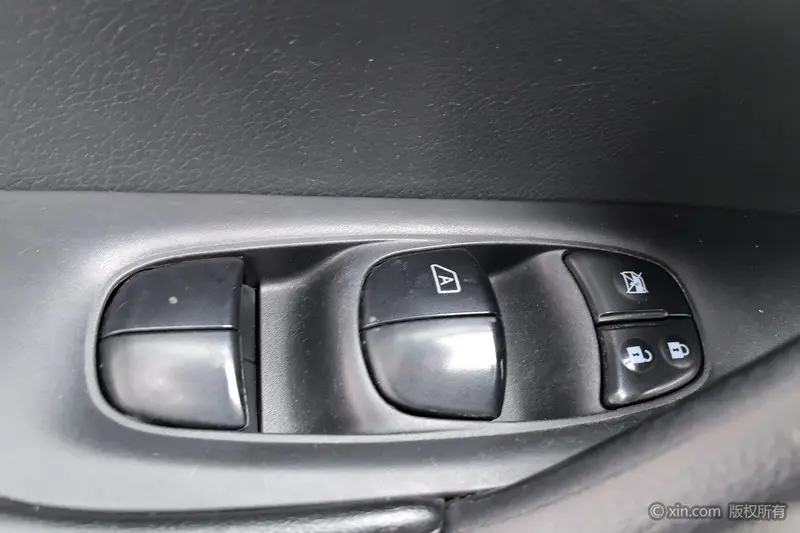 Nissan X-Trail — фото 17