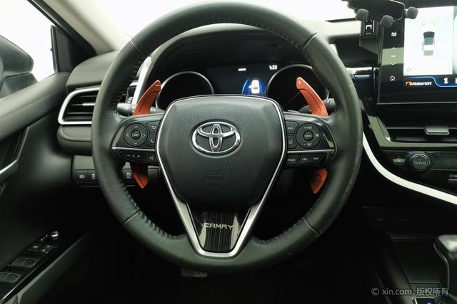 Toyota Camry 2022 2.0 S — фото 14