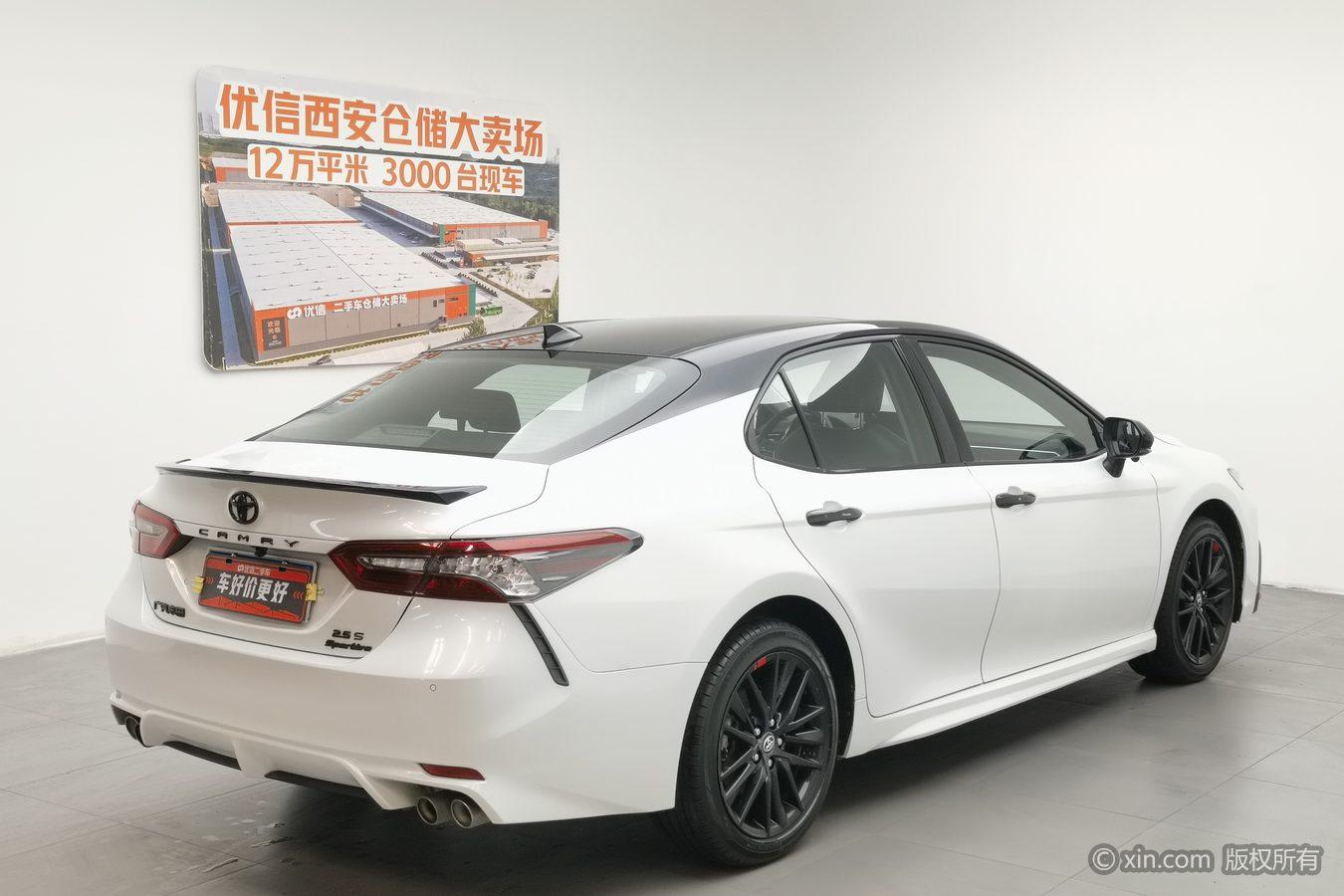 Toyota Camry 2022 2.0S
