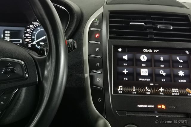 Lincoln MKC 2017 2.0 T 4 WD — фото 15