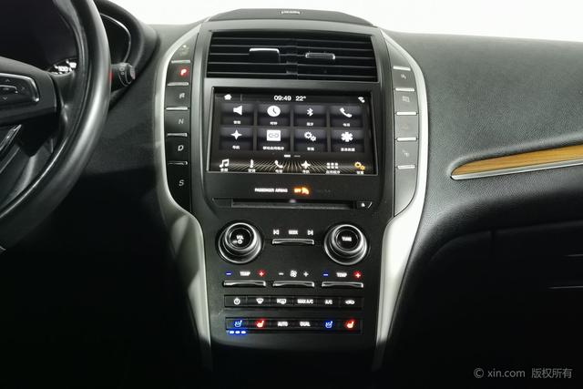 Lincoln MKC 2017 2.0 T 4 WD — фото 13