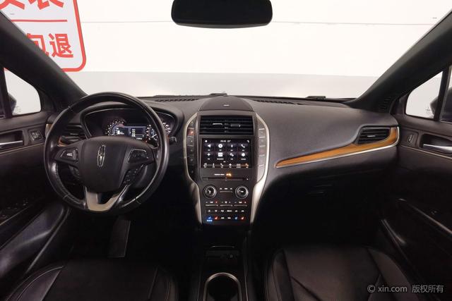Lincoln MKC 2017 2.0 T 4 WD — фото 12