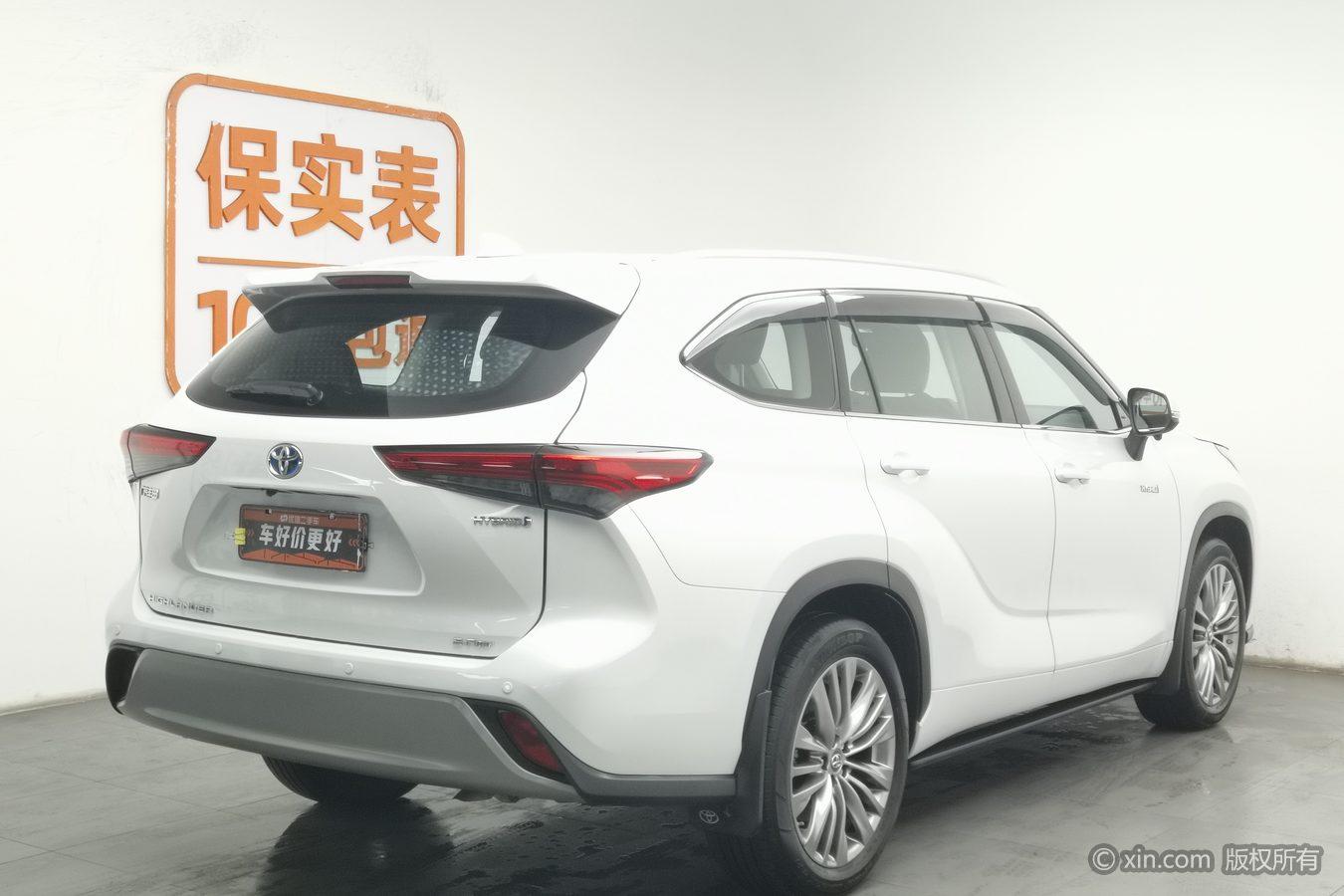 Toyota Highlander 2023 2.5L Luxury 7 мест