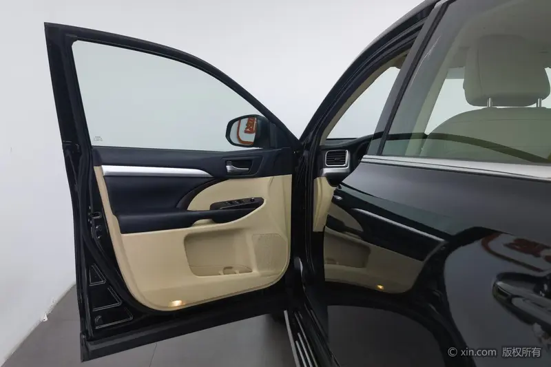 Toyota Highlander — фото 16