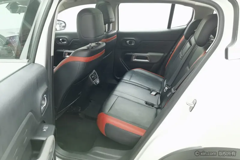 Citroen C 5 Aircross 350 THP — фото 15