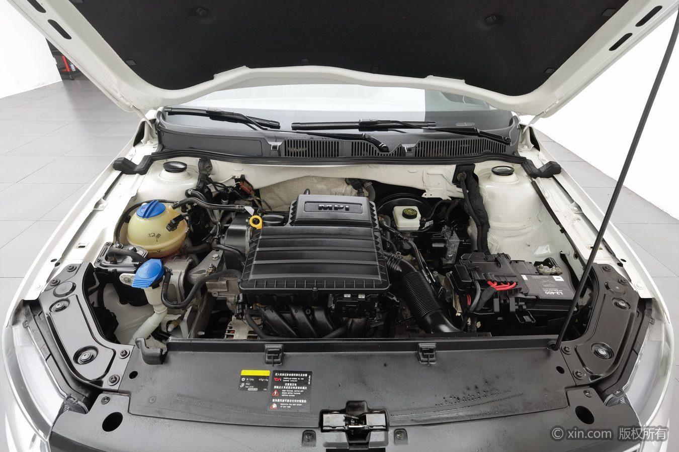 Volkswagen Gran Lavida 2015 1.6L AT