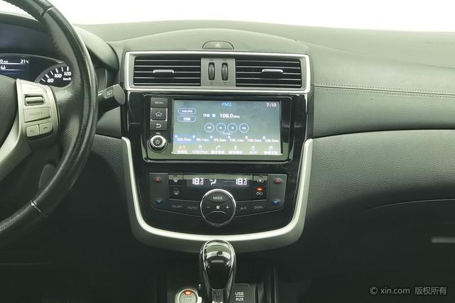 Nissan TIIDA 2016 1.6 L CVT — фото 10