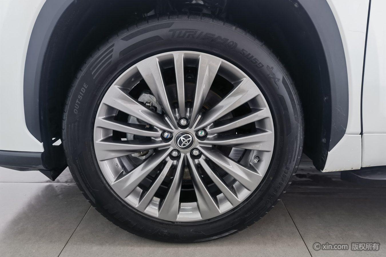 Toyota Highlander 2022 2.5L Luxury 7 мест