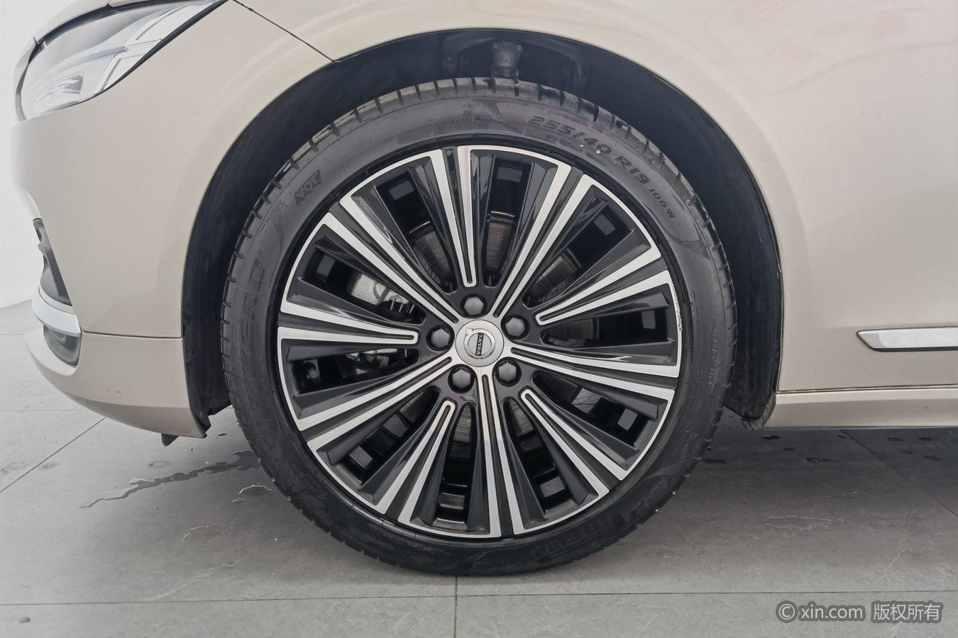 Volvo S90 2025 B5 Luxury