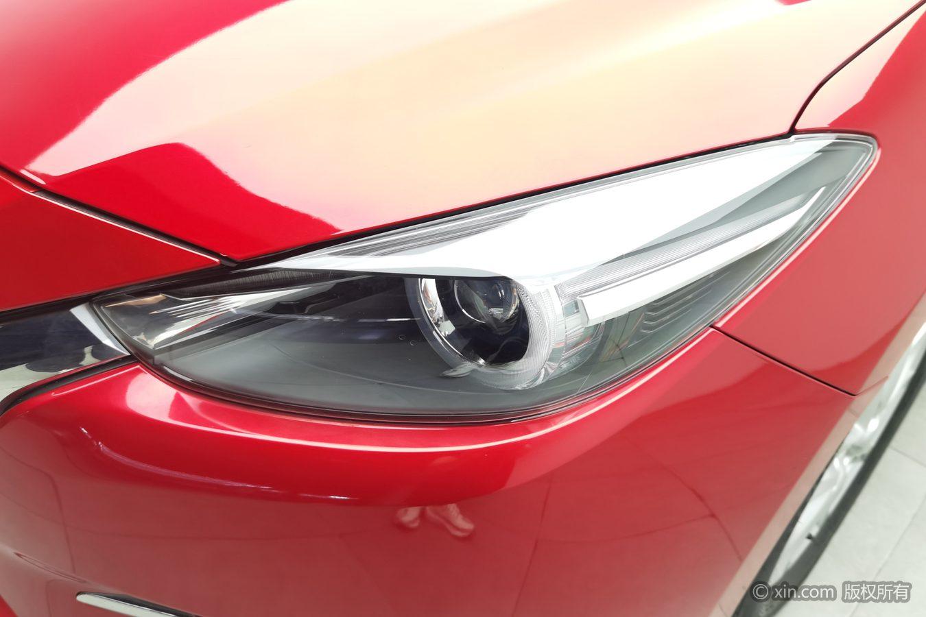Mazda Mazda3 3 2017 1.5L AT Luxury V