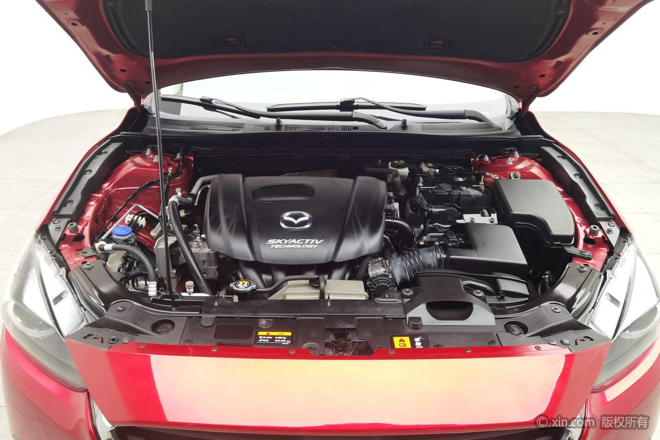 Mazda Mazda3 3 2017 1.5L AT Luxury V