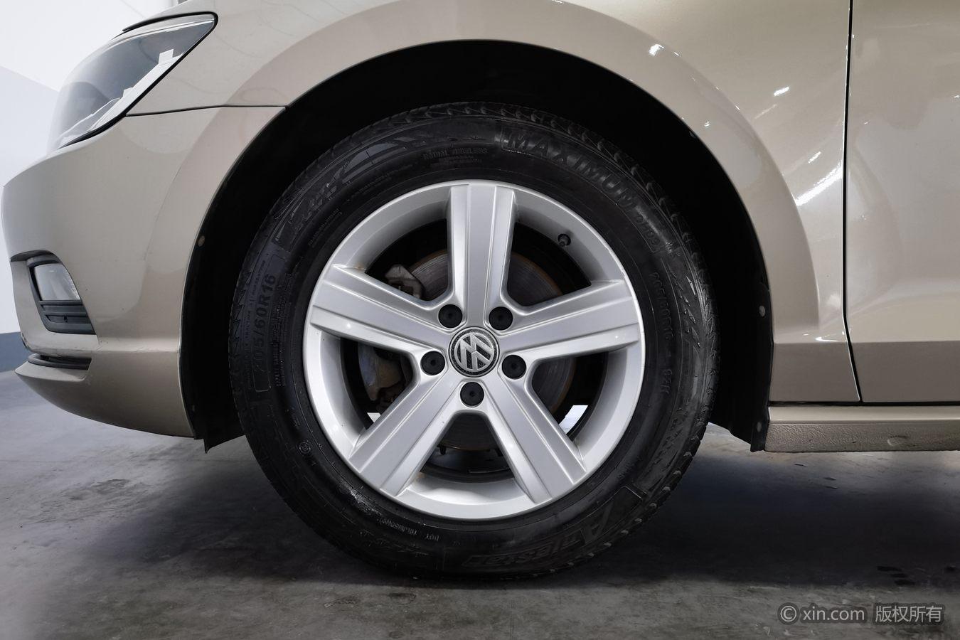 Volkswagen Lamando 2015 230TSI DSG