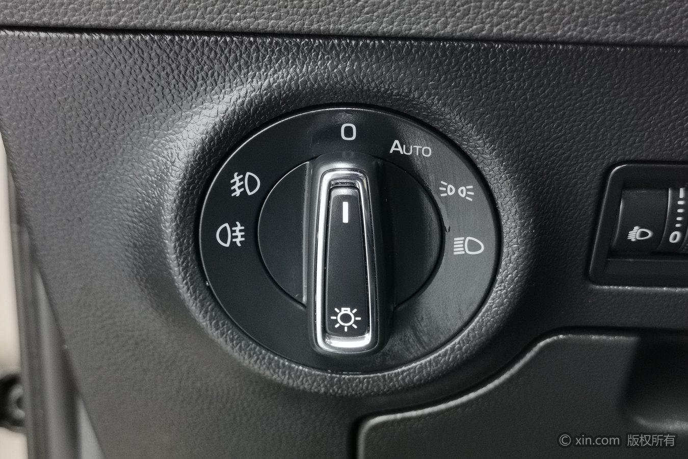 Skoda Krok 2020 Желтый из Китая, фото 2
