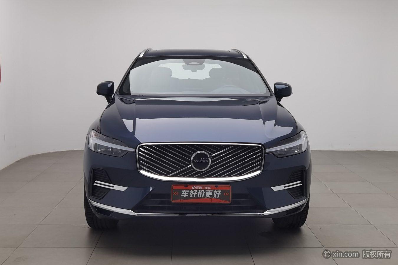 Volvo XC60 2026 B5 Luxury