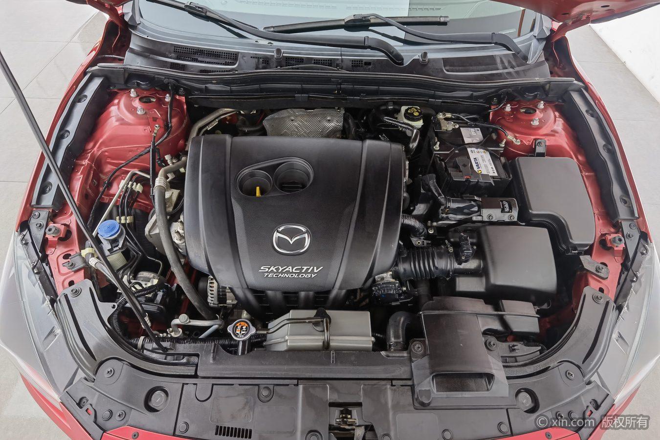 Mazda Mazda3 3 2017 2.0L AT Luxury V