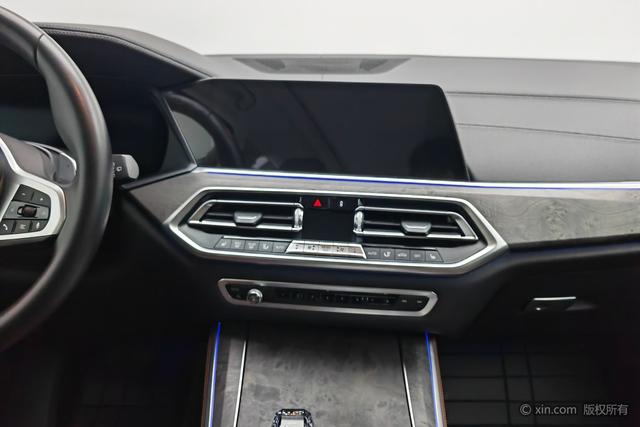 BMW X5 2020 x Drive 30i M — фото 12