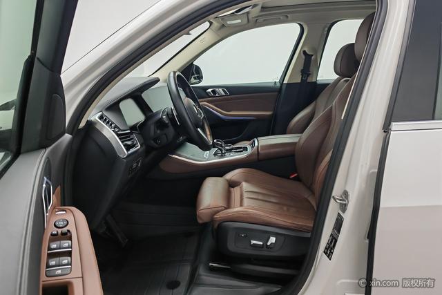 BMW X5 2020 x Drive 30i M — фото 17