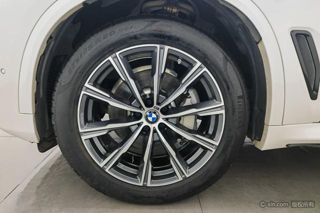 BMW X5 2020 x Drive 30i M — фото 9