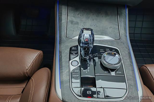 BMW X5 2020 x Drive 30i M — фото 15