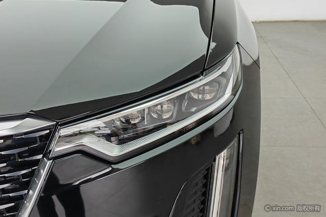 Cadillac XT6 2021 28 T 4 WDLuxury — фото 7