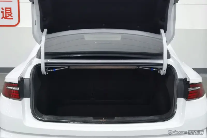 Geely Preface — фото 18