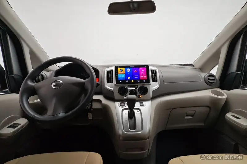 Nissan NV200 — фото 8