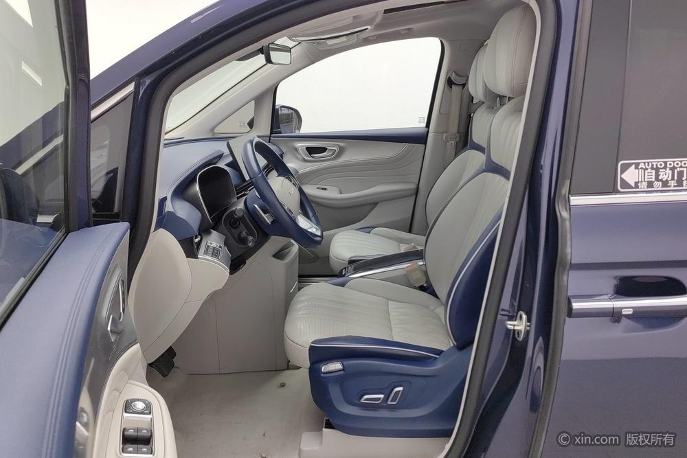 Roewe iMAX8, фото 17