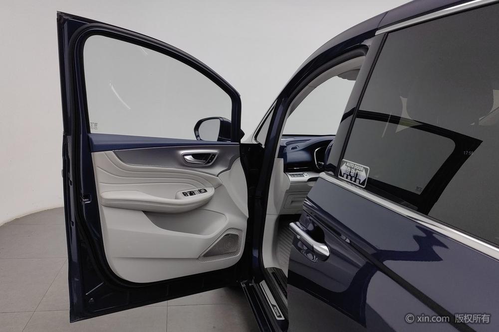 Roewe iMAX8, фото 21