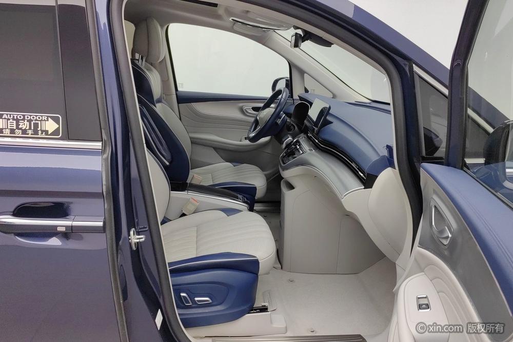 Roewe iMAX8, фото 24
