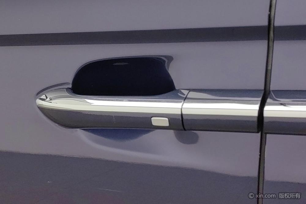 Roewe iMAX8, фото 8