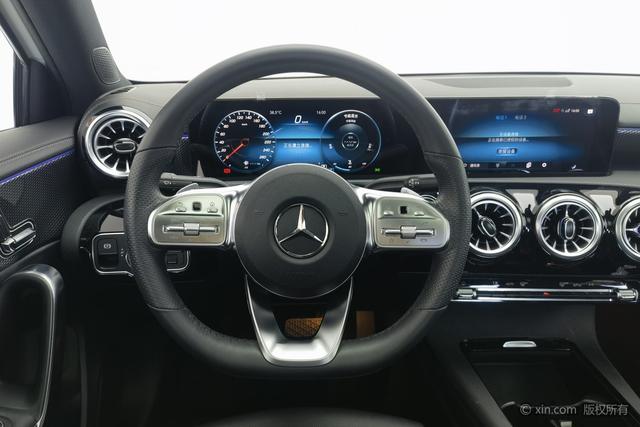 Mercedes-Benz A-Class 2022 A 200 L — фото 13