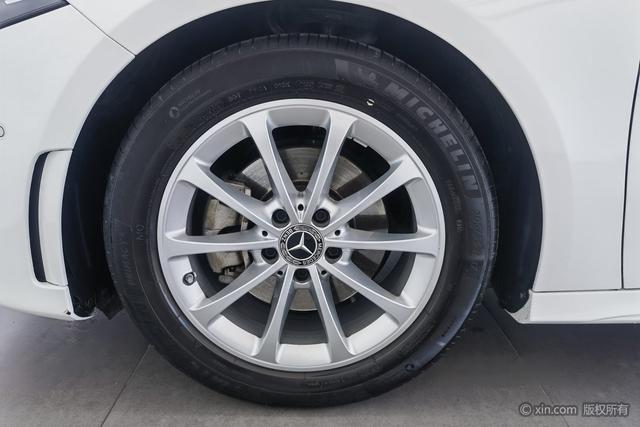 Mercedes-Benz A-Class 2022 A 200 L — фото 9