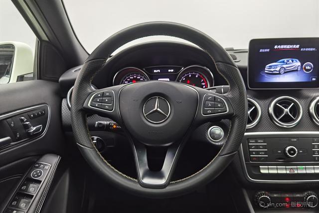 Mercedes-Benz A-Class 2018 A 200 — фото 14