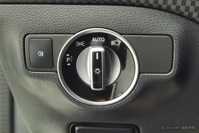 Mercedes-Benz A-Class 2018 A 200 — фото 16