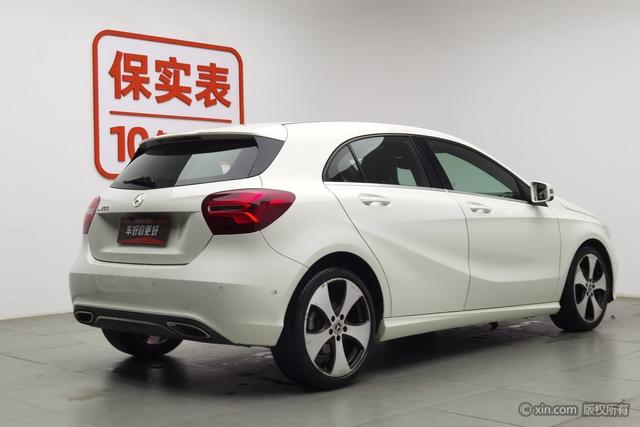 Mercedes-Benz A-Class 2018 A 200 — фото 4