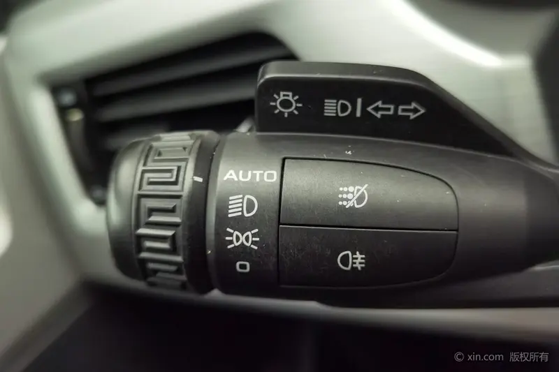 Geely Atlas (Boyue) — фото 11