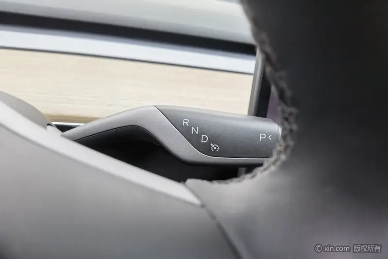 Tesla Model 3 — фото 10